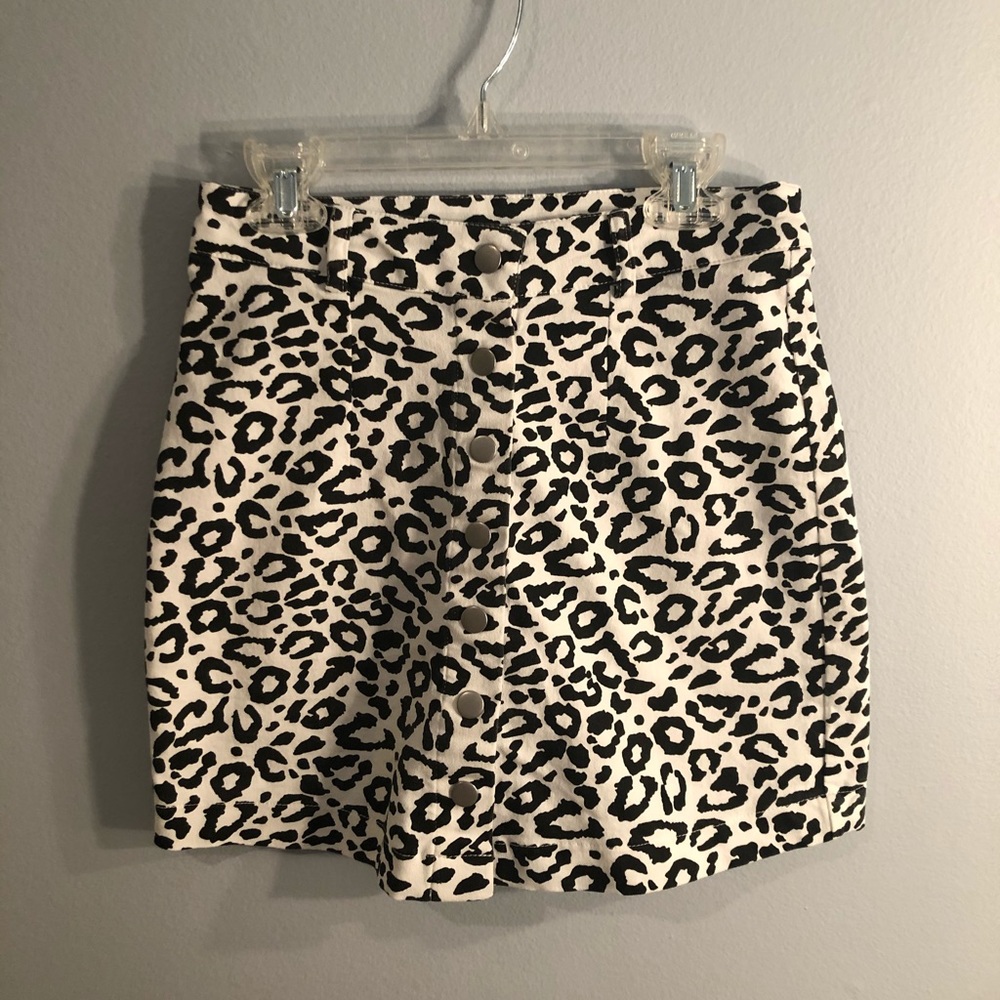 Black and White Cheetah Print Mini Skirt